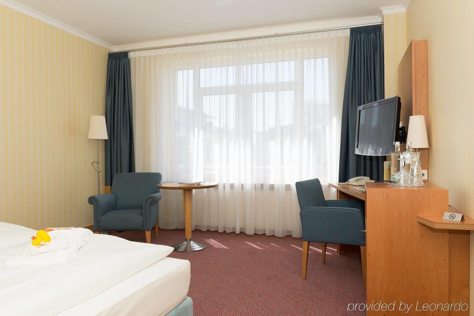 Strand-Hotel Huebner Rostock Exterior photo