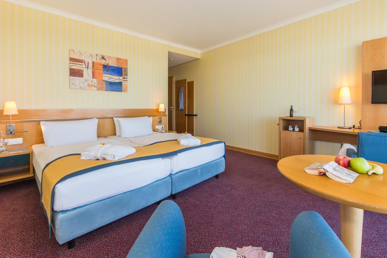 Strand-Hotel Huebner Rostock Exterior photo